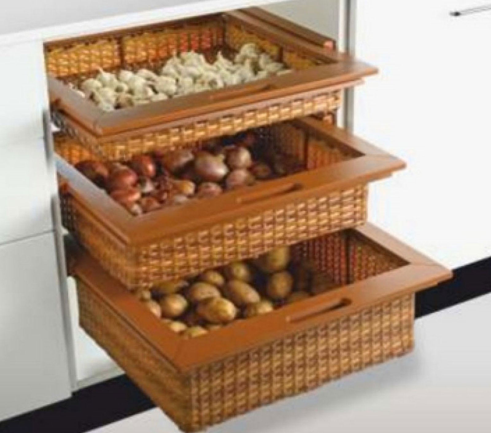 WICKER BASKET